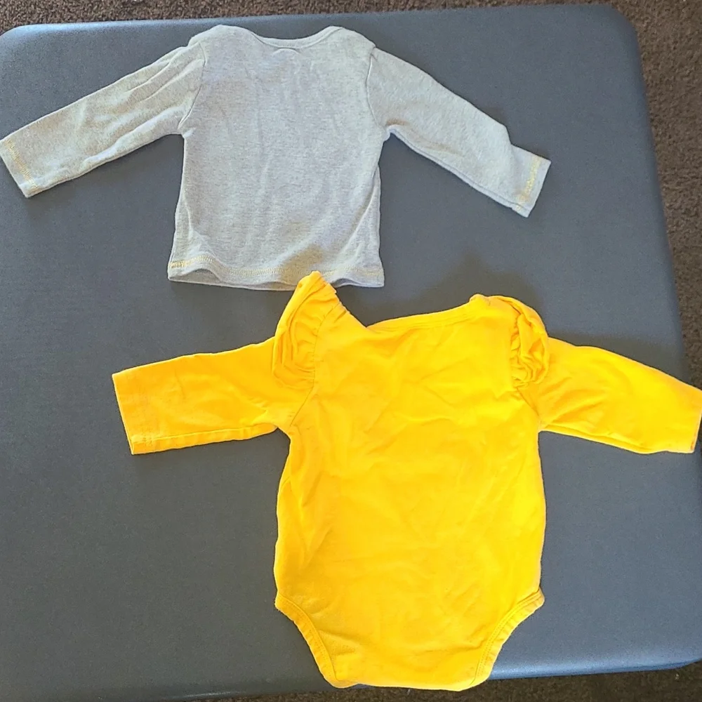 0-3 Month Long sleeves.    LT#96 - Picture 2 of 2